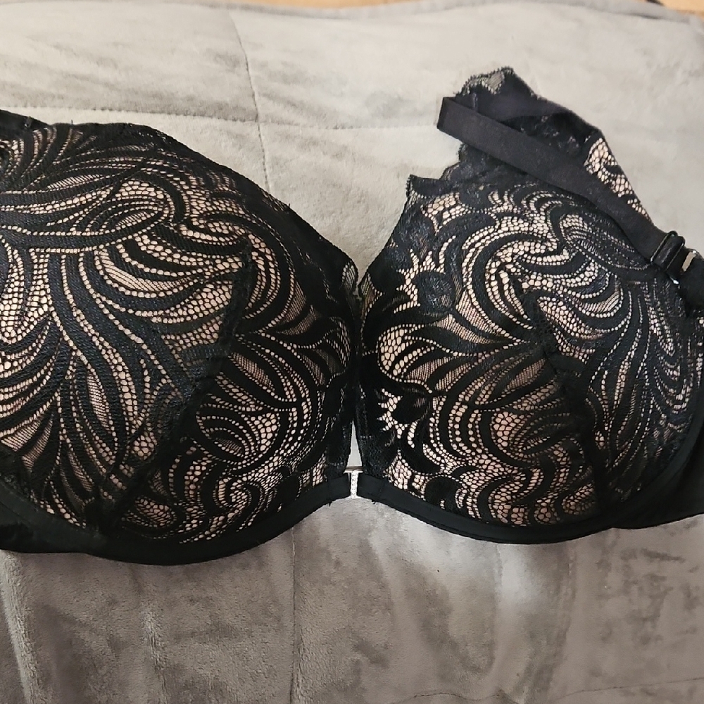 Adore Me Black Lace Full-Coverage Bra
